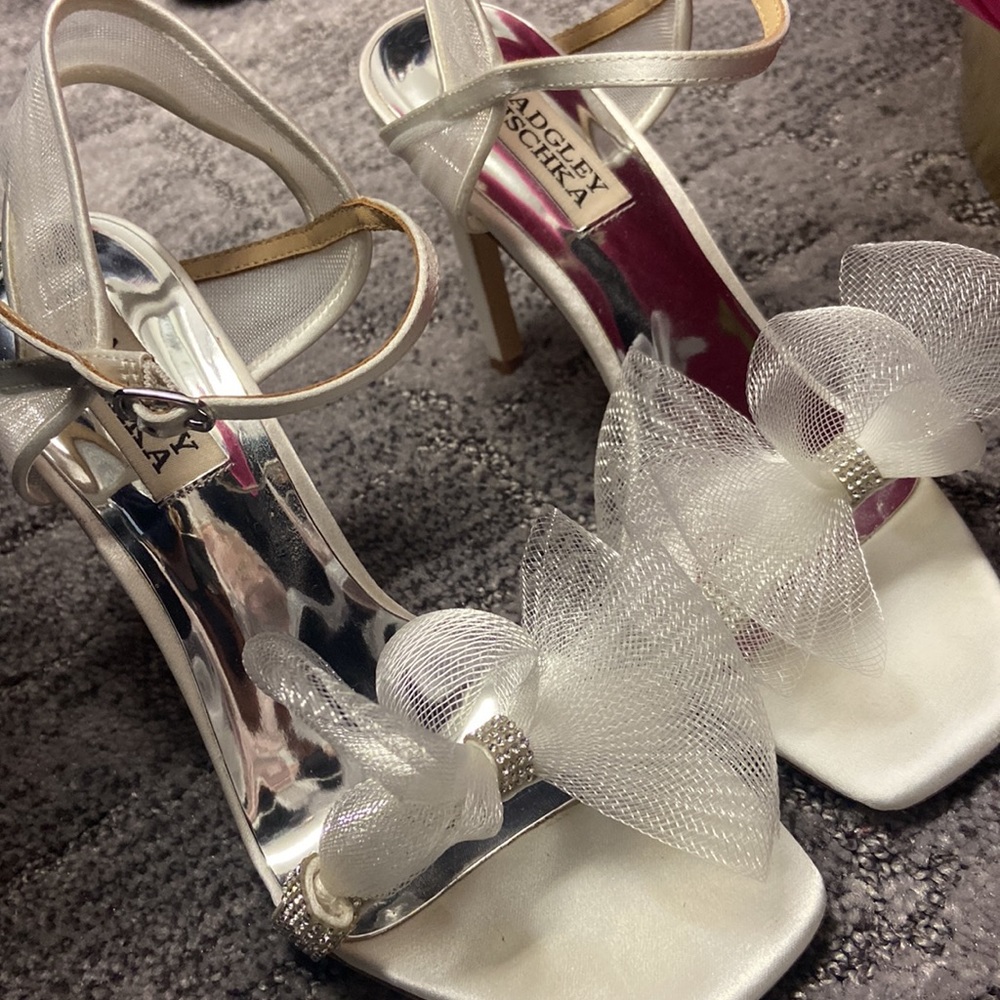 Badgley Mischka Women's Jessica Heeled Sandal, White Size 5.5